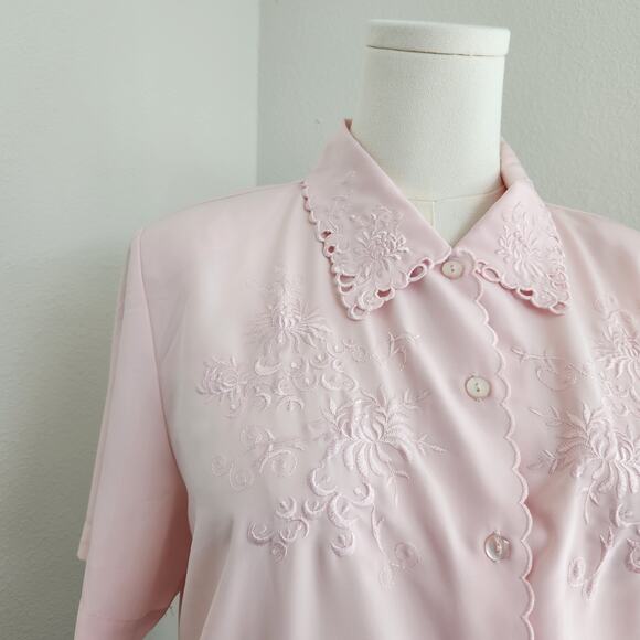 Vintage 80s Joanna Pink Embroidered Scalloped Button Down Short Sleeve Blouse M - Picture 2 of 10